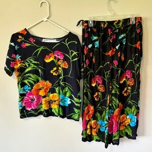 Vintage Vacation Top and Crepe Capri Pants XL and L